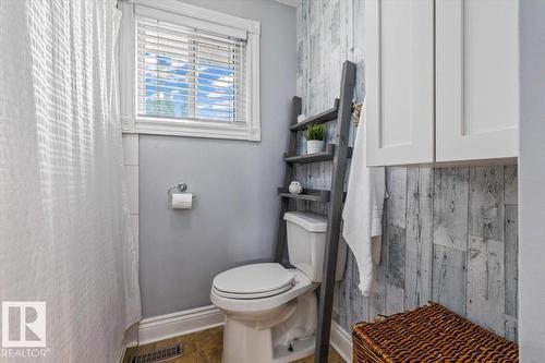 16551 116 St Nw, Edmonton, AB - Indoor Photo Showing Bathroom