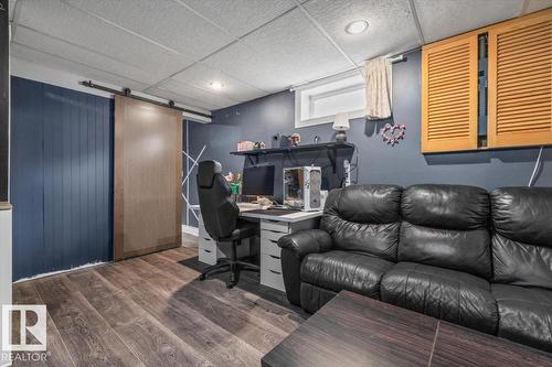 16551 116 St Nw, Edmonton, AB - Indoor