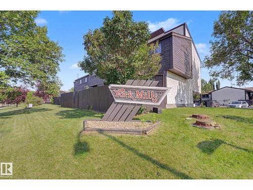 1096 Knottwood Rd E Nw, Edmonton, AB - Outdoor