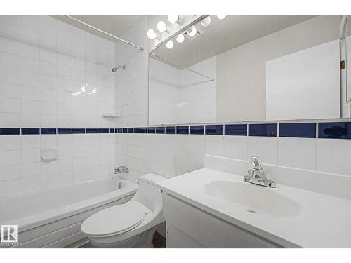 1096 Knottwood Rd E Nw, Edmonton, AB - Indoor Photo Showing Bathroom