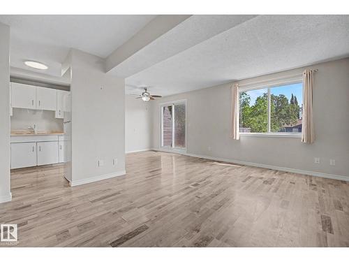 1096 Knottwood Rd E Nw, Edmonton, AB - Indoor