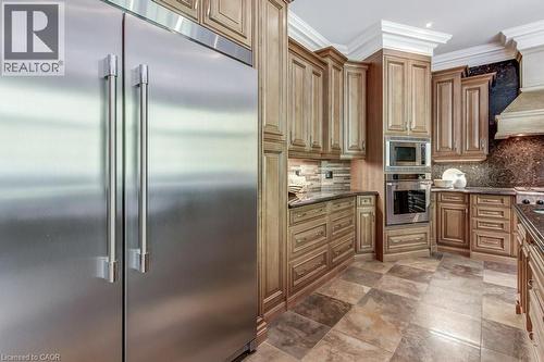 172 Diiorio Circle, Ancaster, ON - Indoor Photo Showing Kitchen With Upgraded Kitchen