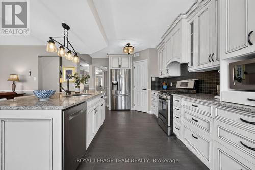 12 Forillon Crescent, Ottawa, ON - Indoor Photo Showing Kitchen With Upgraded Kitchen