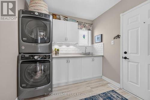 12 Forillon Crescent, Ottawa, ON - Indoor Photo Showing Laundry Room