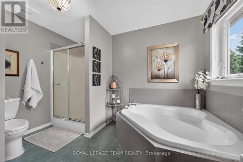 12 Forillon Crescent, Ottawa, ON - Indoor Photo Showing Bathroom