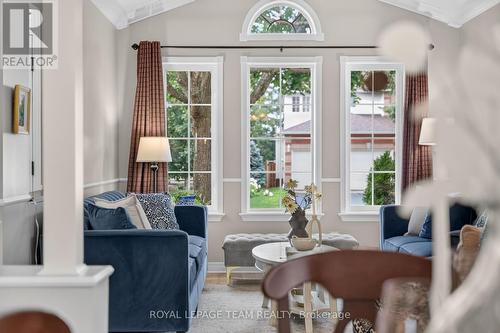 12 Forillon Crescent, Ottawa, ON - Indoor Photo Showing Living Room