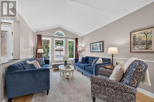 12 Forillon Crescent, Ottawa, ON - Indoor Photo Showing Living Room