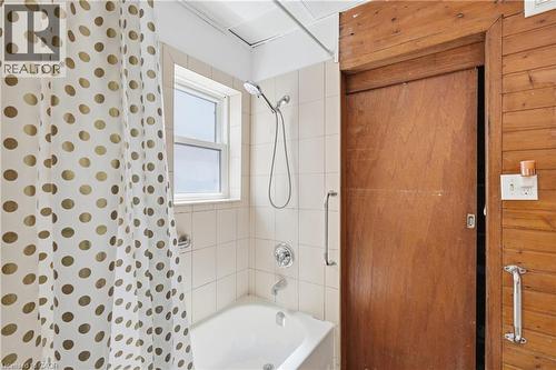 100 Chestnut Avenue, Hamilton, ON - Indoor Photo Showing Bathroom