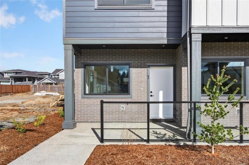 #8-704 Beaver Creek Blvd, Campbell River, BC 