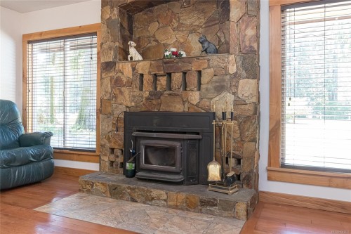 5605 River Valley Rd, Duncan, BC 