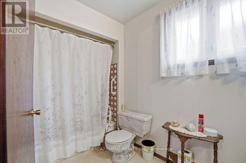 229 East 8Th Street, Hamilton, ON - Indoor Photo Showing Bathroom