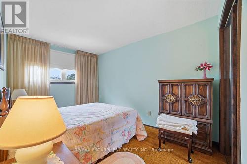 229 East 8Th Street, Hamilton, ON - Indoor Photo Showing Bedroom