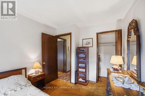 229 East 8Th Street, Hamilton, ON - Indoor Photo Showing Bedroom