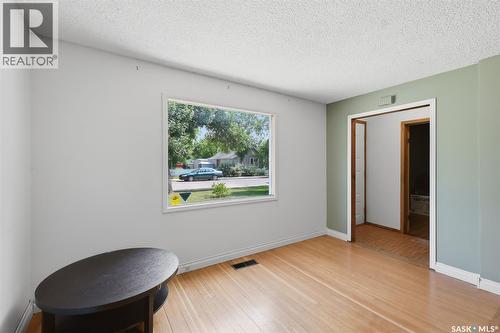 925 L Avenue S, Saskatoon, SK - Indoor