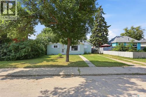 925 L Avenue S, Saskatoon, SK - Outdoor