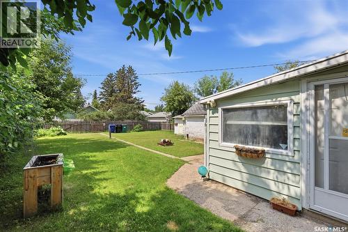 925 L Avenue S, Saskatoon, SK - Outdoor