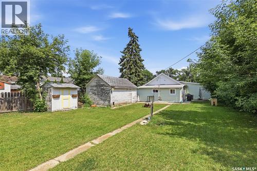 925 L Avenue S, Saskatoon, SK - Outdoor
