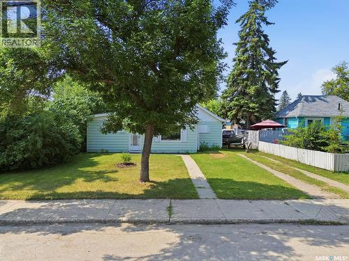 925 L Avenue S, Saskatoon, SK - Outdoor
