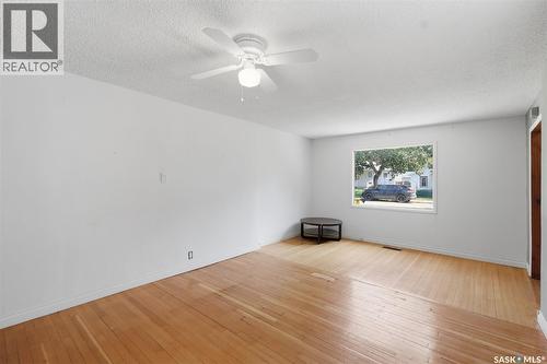925 L Avenue S, Saskatoon, SK - Indoor