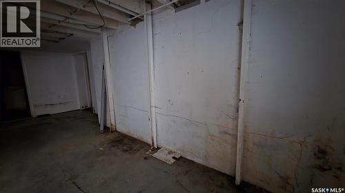 728 Argyle Street, Regina, SK - Indoor