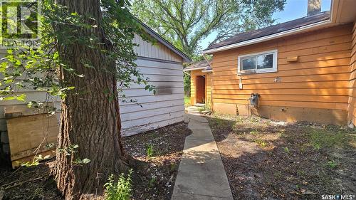 728 Argyle Street, Regina, SK - Outdoor With Exterior
