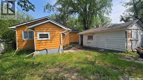 728 Argyle Street, Regina, SK - Outdoor With Exterior