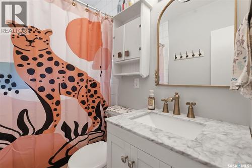 2321 Mckinnon Avenue S, Saskatoon, SK - Indoor Photo Showing Bathroom