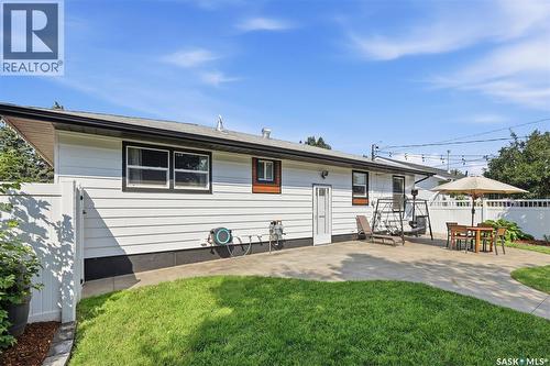 2321 Mckinnon Avenue S, Saskatoon, SK - Outdoor