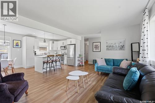 2321 Mckinnon Avenue S, Saskatoon, SK - Indoor Photo Showing Living Room