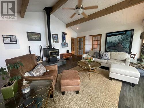 3173 Haight Rd, Hilton Beach, ON - Indoor Photo Showing Living Room
