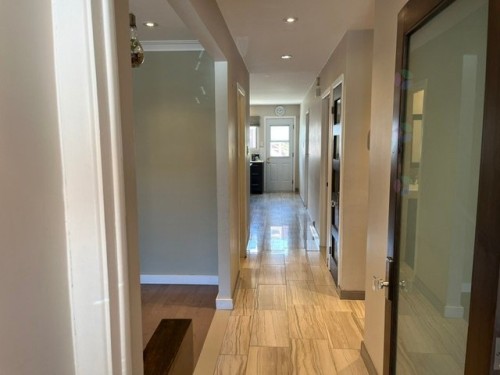 Mud Room - 9130 Av. Millen, Montréal (Ahuntsic-Cartierville), QC - Indoor Photo Showing Other Room