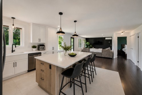 Cuisine - 6800 Route Marie-Victorin, Contrecoeur, QC - Indoor Photo Showing Kitchen With Upgraded Kitchen