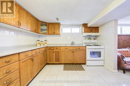 9 Wheatsheaf Crescent, Toronto, ON - Indoor Photo Showing Kitchen