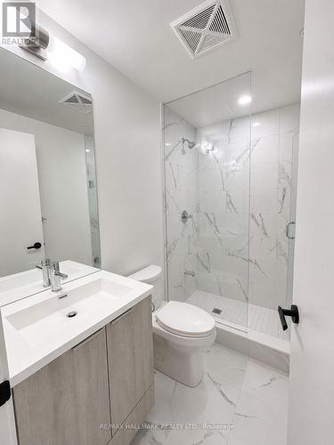 3501 - 8 Interchange Way, Vaughan, ON - Indoor Photo Showing Bathroom