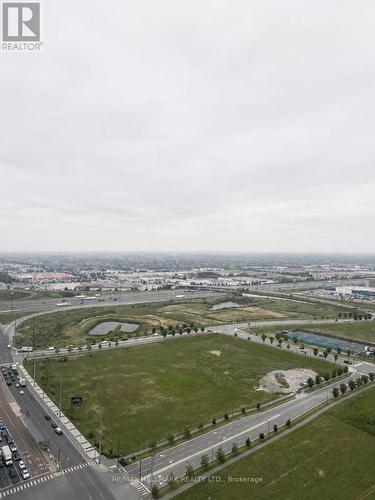 3501 - 8 Interchange Way, Vaughan, ON - Outdoor With View