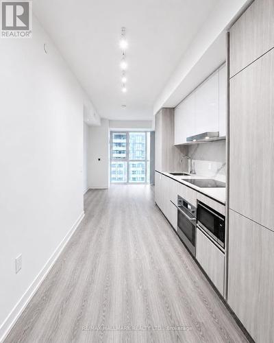 3501 - 8 Interchange Way, Vaughan, ON - Indoor Photo Showing Other Room