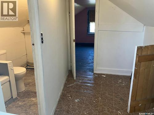 710 9Th Avenue W, Nipawin, SK - Indoor