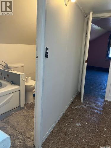 710 9Th Avenue W, Nipawin, SK - Indoor Photo Showing Bathroom