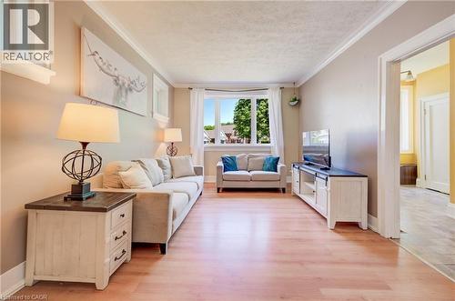 59 West Avenue, Kitchener, ON - Indoor Photo Showing Living Room