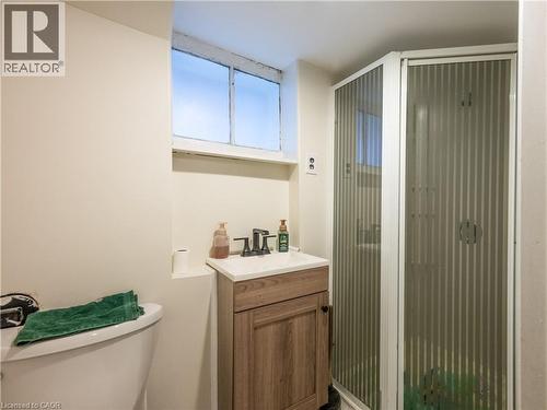 59 West Avenue, Kitchener, ON - Indoor Photo Showing Bathroom