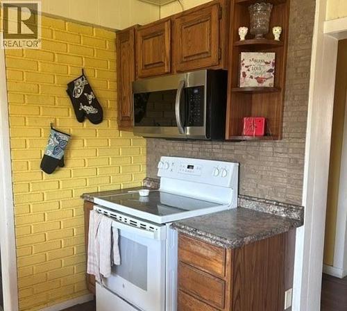 10370 W 16 Highway, Burns Lake, BC - Indoor Photo Showing Kitchen