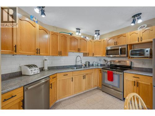 11330 Lakeside Drive, Prince George, BC - Indoor Photo Showing Kitchen With Double Sink