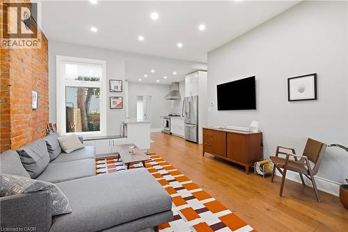 124 Park Street N, Hamilton, ON - Indoor Photo Showing Living Room
