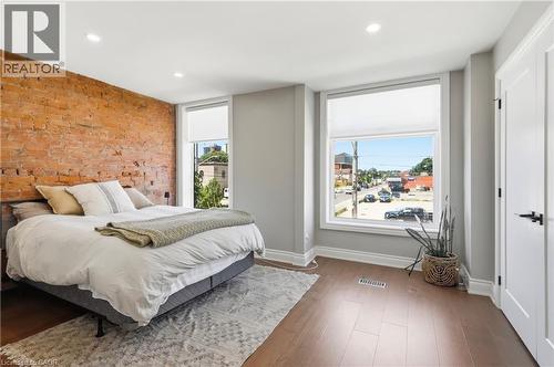 124 Park Street N, Hamilton, ON - Indoor Photo Showing Bedroom