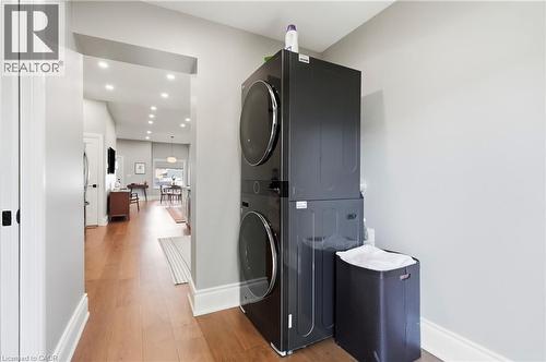 124 Park Street N, Hamilton, ON - Indoor Photo Showing Laundry Room