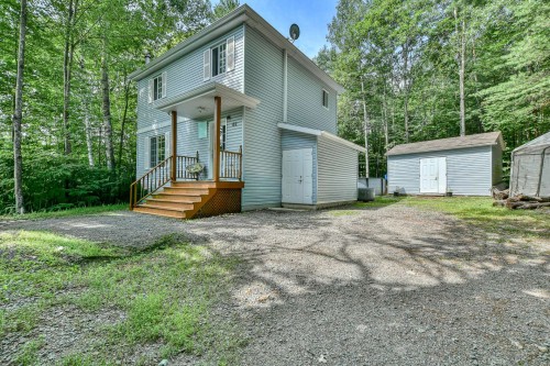 40 Rue Langlois  Saint-Hippolyte, QC J8A 1C9