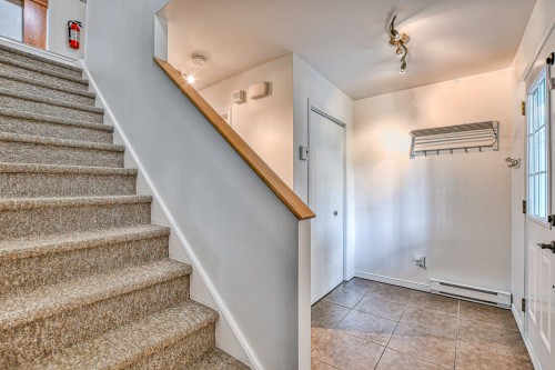 Vue d'ensemble - 40 Rue Langlois, Saint-Hippolyte, QC - Indoor Photo Showing Other Room