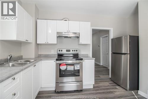 1580 Dufferin, Windsor, ON - Indoor Photo Showing Kitchen With Double Sink