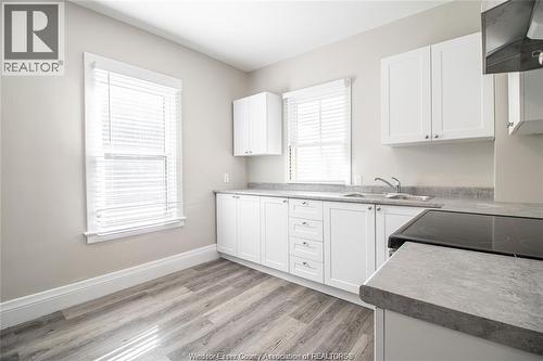 1580 Dufferin, Windsor, ON - Indoor Photo Showing Kitchen With Double Sink