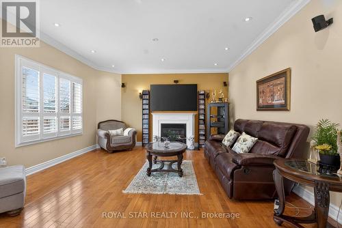 3841 Edgecliffe Run, Mississauga, ON - Indoor Photo Showing Living Room With Fireplace